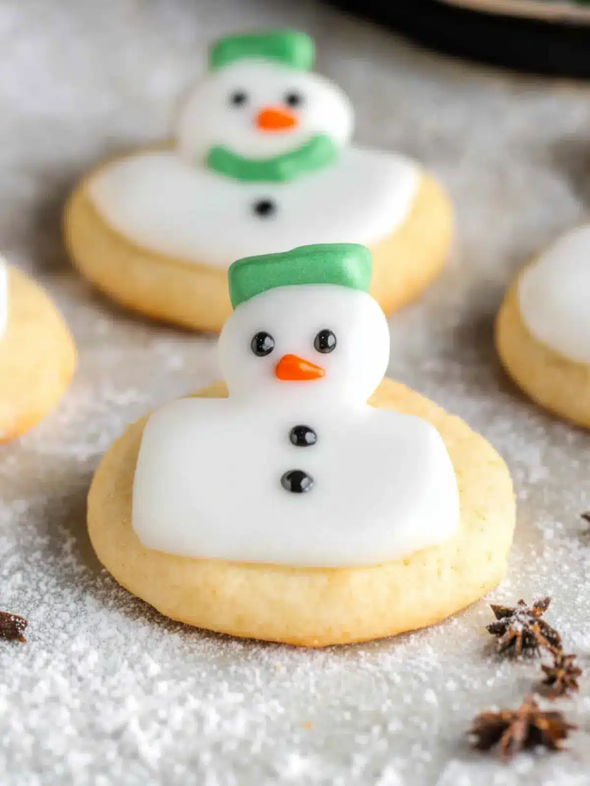 Melted Snowman Shortbread Biscuits: Festive Fun for Kids! 4 Melted Snowman Shortbread Biscuits