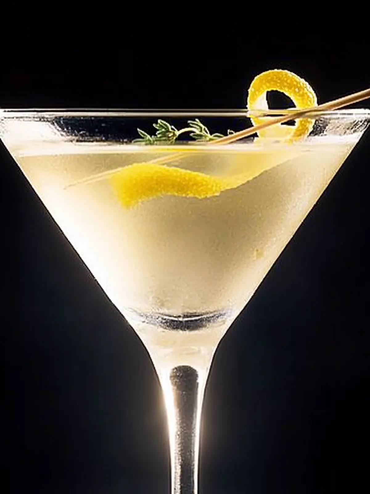Vesper Martini: Shake Up a Classic with a Smooth Twist 2 Vesper Martini