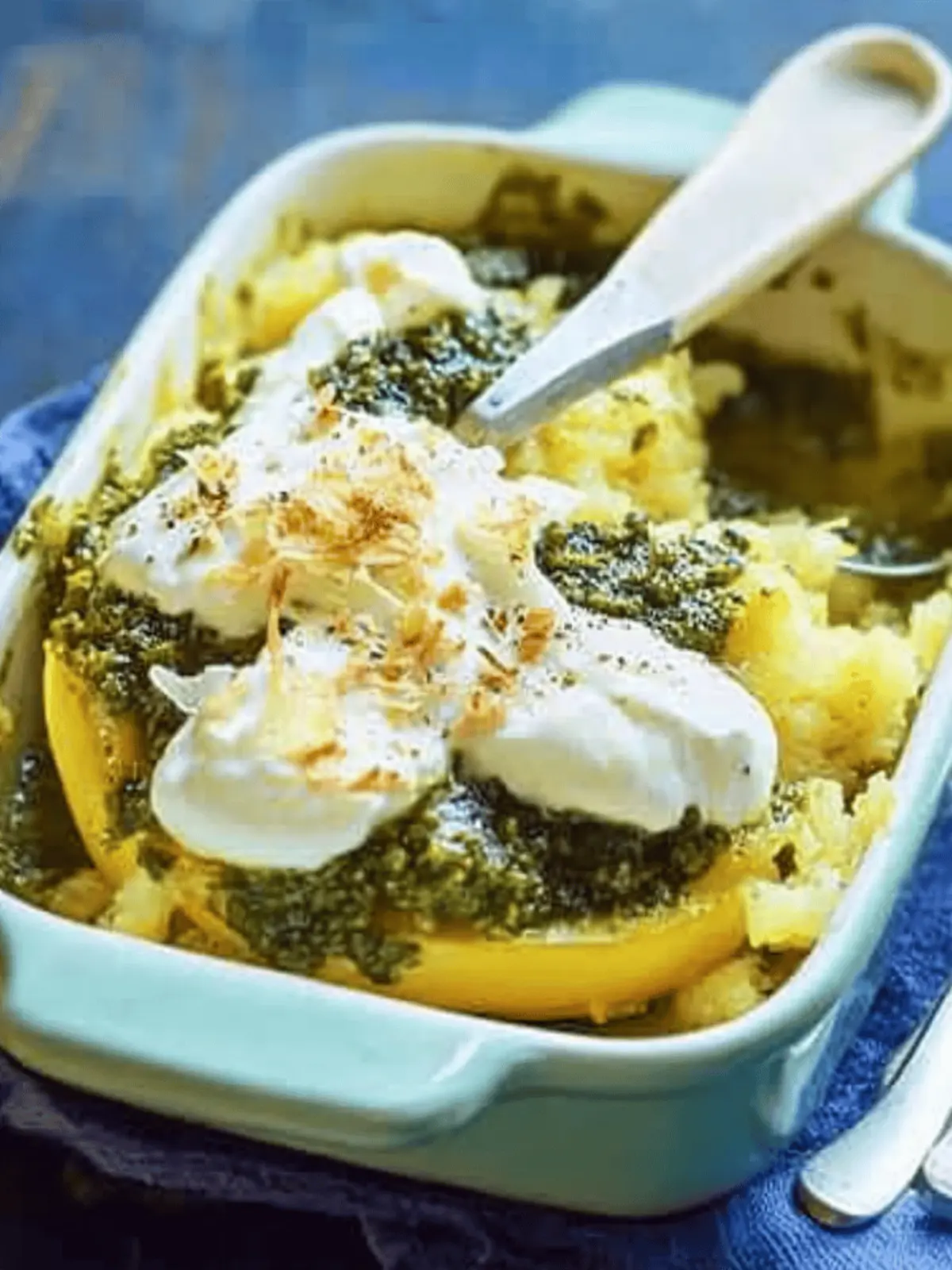 Cheesy Spaghetti Squash with Pesto: Your Low Carb Comfort Meal 3 Cheesy Spaghetti Squash with Pesto: Your Low Carb Comfort Meal