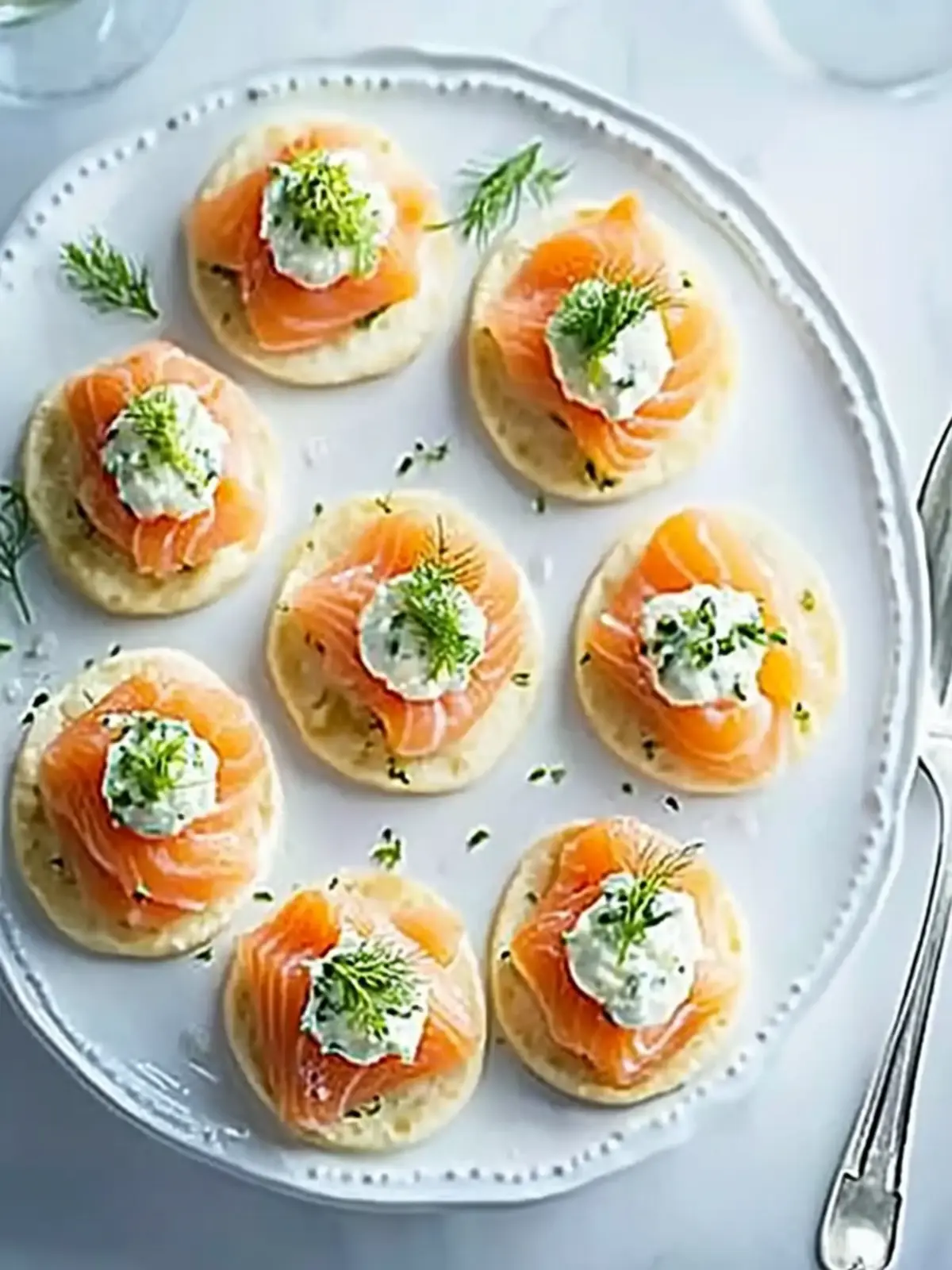 Delicious Smoked Salmon Blinis for Effortless Entertaining 3 Smoked salmon blinis