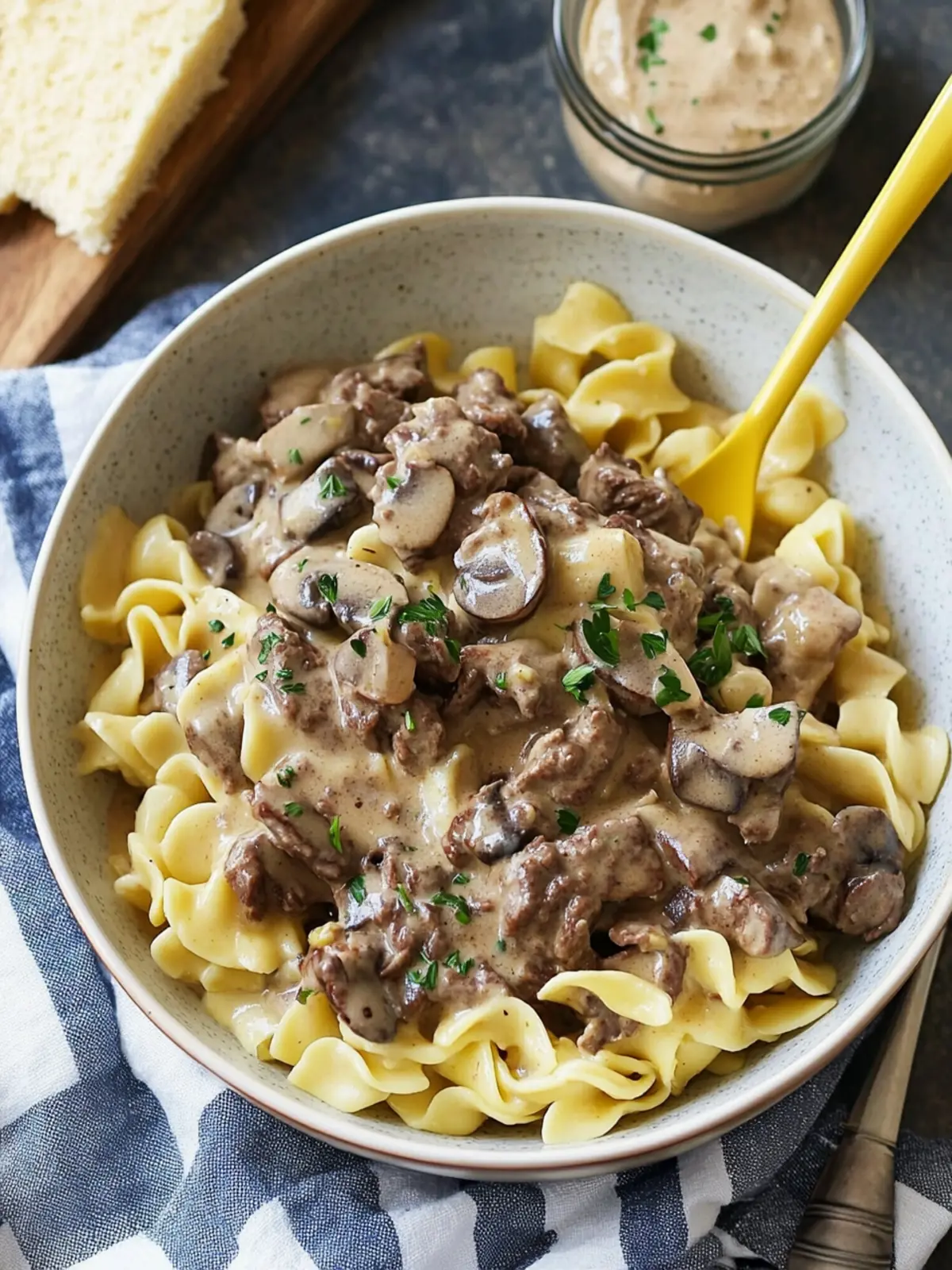 Slow Cooker Beef Stroganoff: Comfort Food Made Effortless 4 Slow Cooker Beef Stroganoff